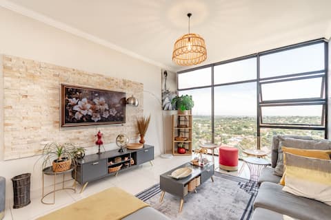 17th Floor with high rise view(9 mins to OR Tambo)