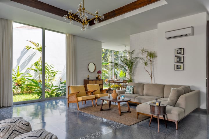 Living room image 1