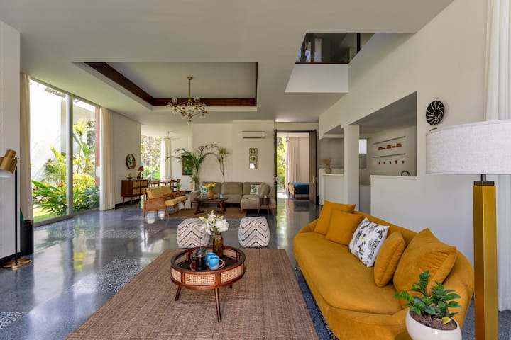 Living room image 6