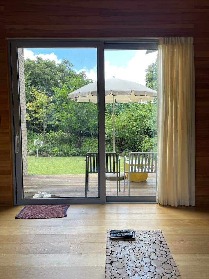 Macaroni Home | Magazine-featured Designer House - Jeju-si