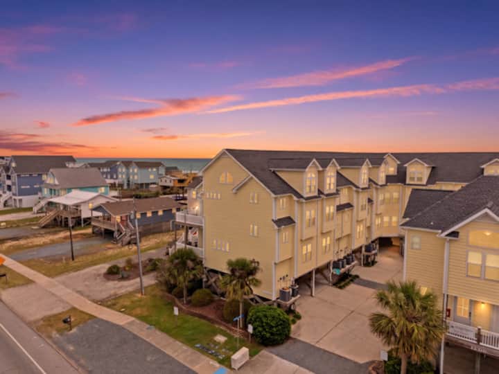 Townhome W/ Pool & Water Views/ Sleeps 12 - Surf City, NC