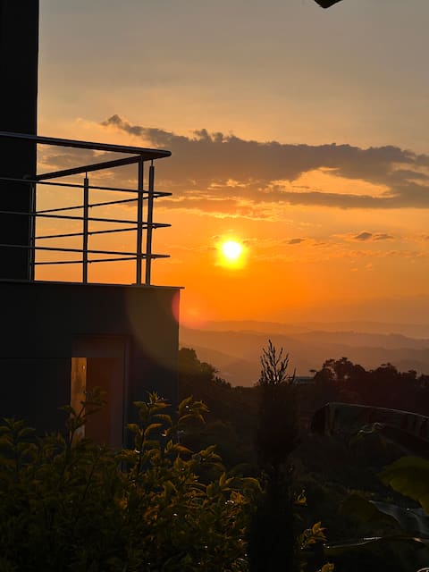 Finca Doña Eva: Peace, Views, Pool and Jacuzzi.
