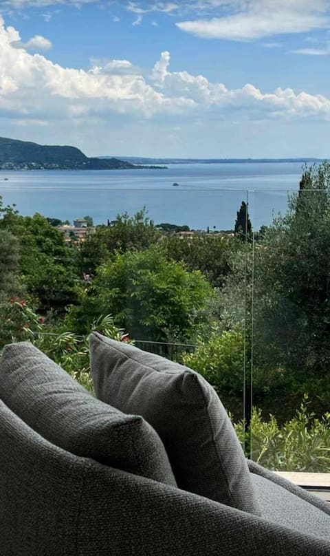 Top performing Airbnb: Villa Diamante del Garda & Spa heated pool in Toscolano Maderno