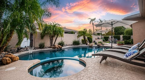 5BR w pool/spa, game room, wet bar