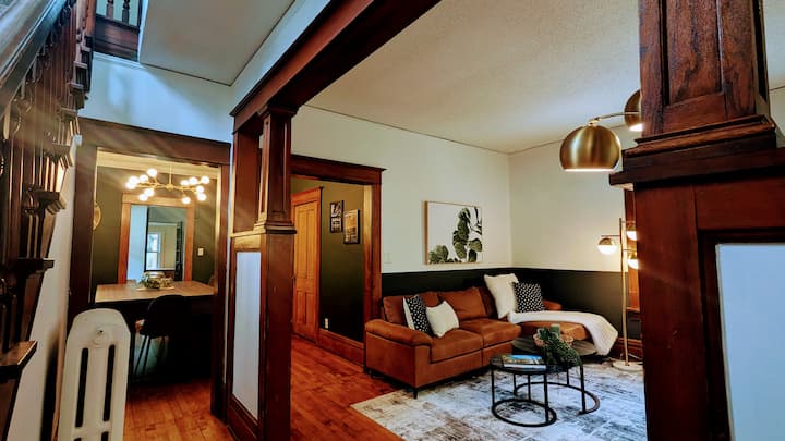 The Ivy @ West 7th Pool Table-hottub-updated Charm - Saint Paul, MN