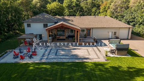 King Estate Barrie - Private Spa Retreat Sleeps 20