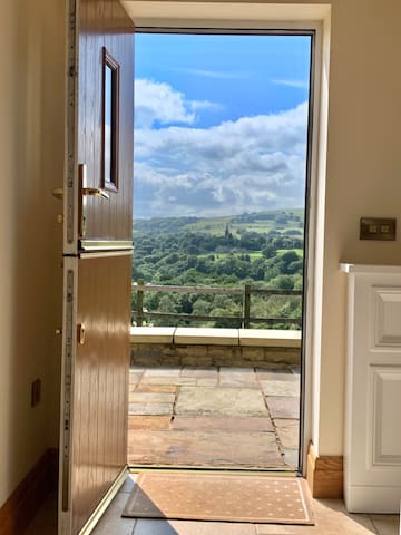 Meadowcroft farm barn