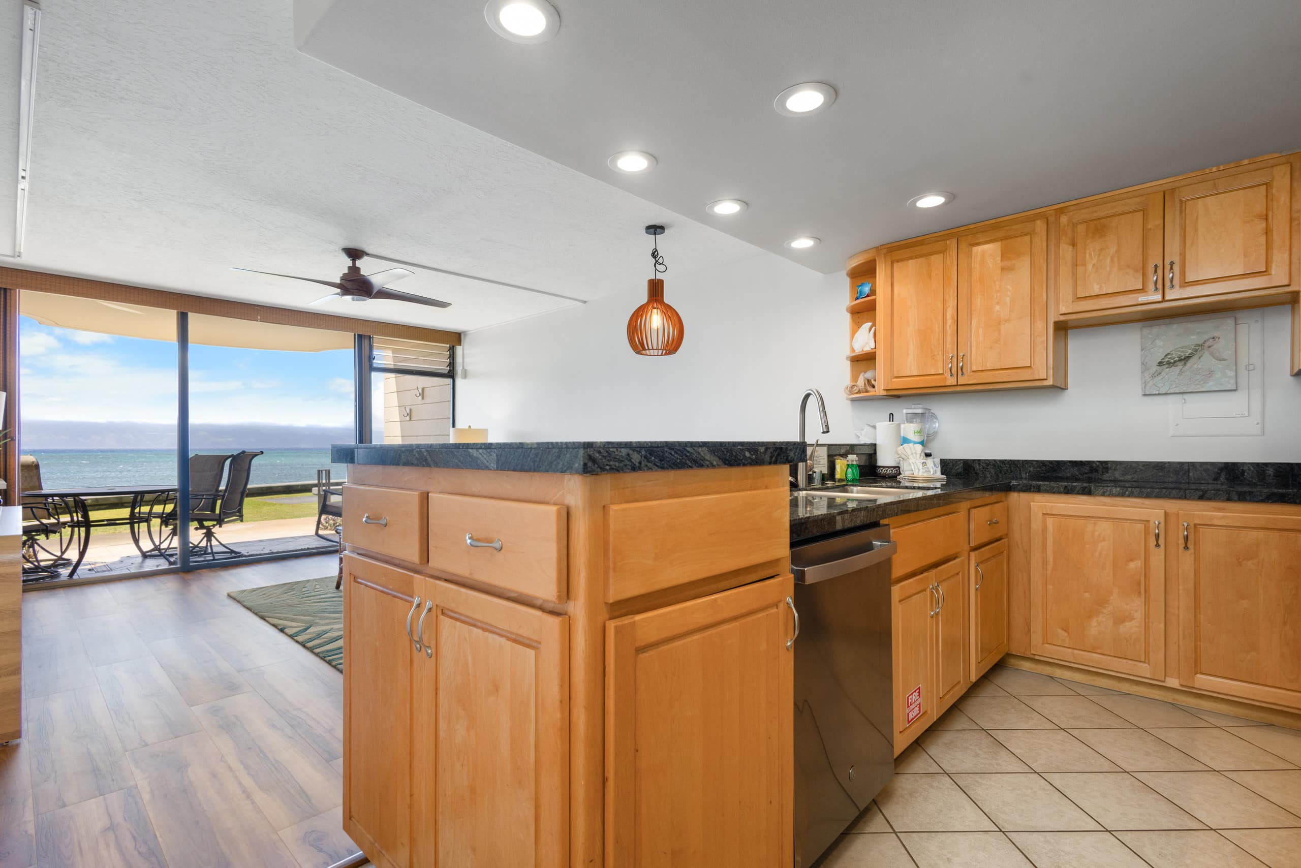 Condo in Lahaina · ★4.92 · 1 bedroom · 2 beds · 1 bath - Image 12