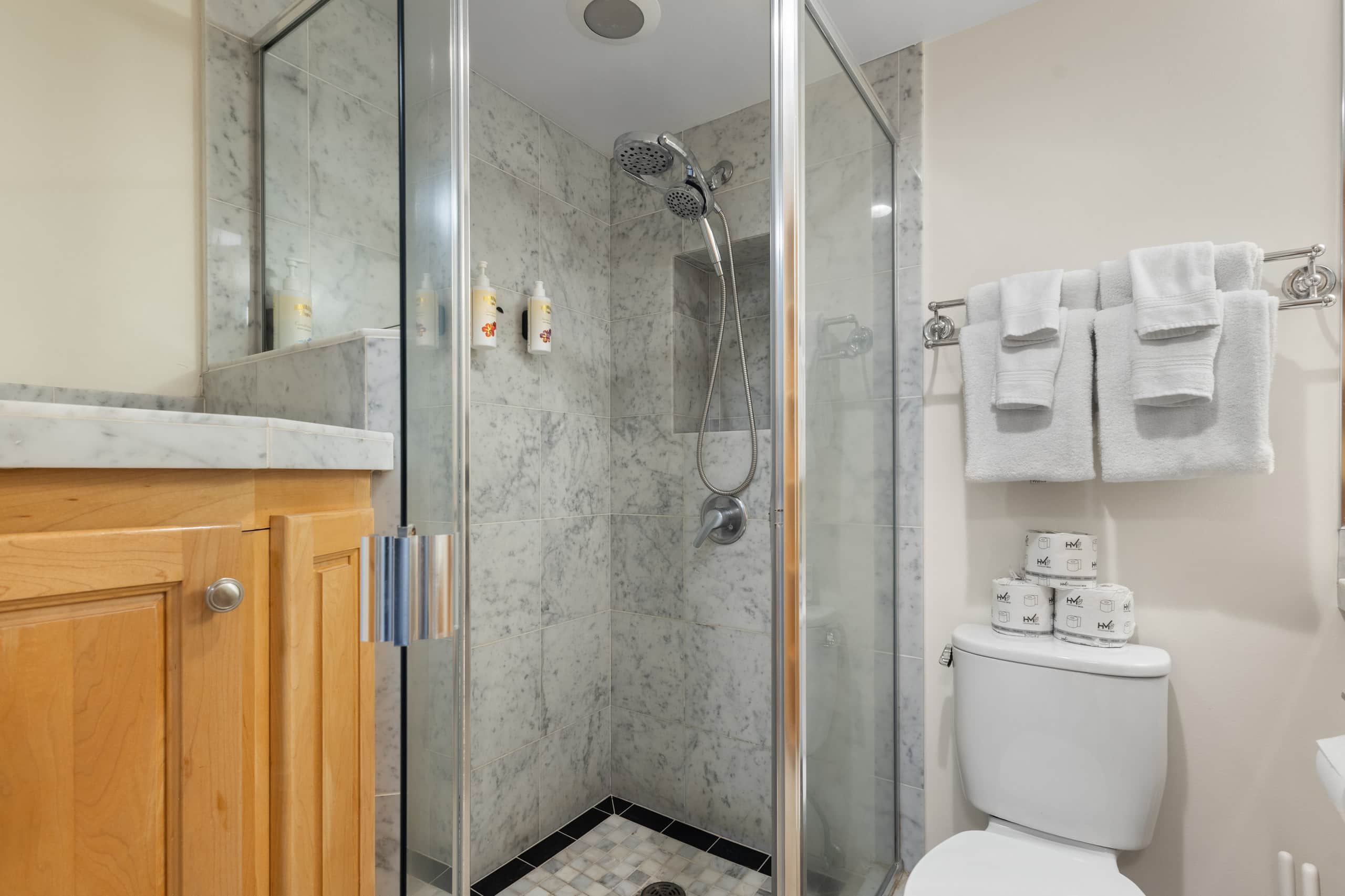 Condo in Lahaina · ★4.92 · 1 bedroom · 2 beds · 1 bath - Image 24