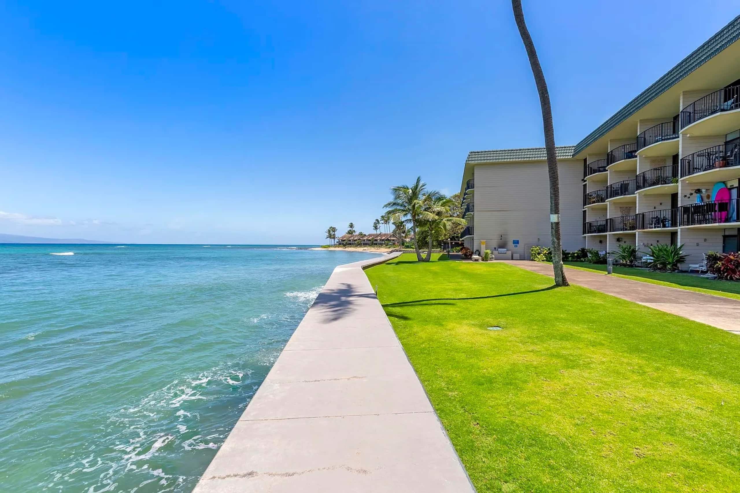 Condo in Lahaina · ★4.92 · 1 bedroom · 2 beds · 1 bath - Image 34