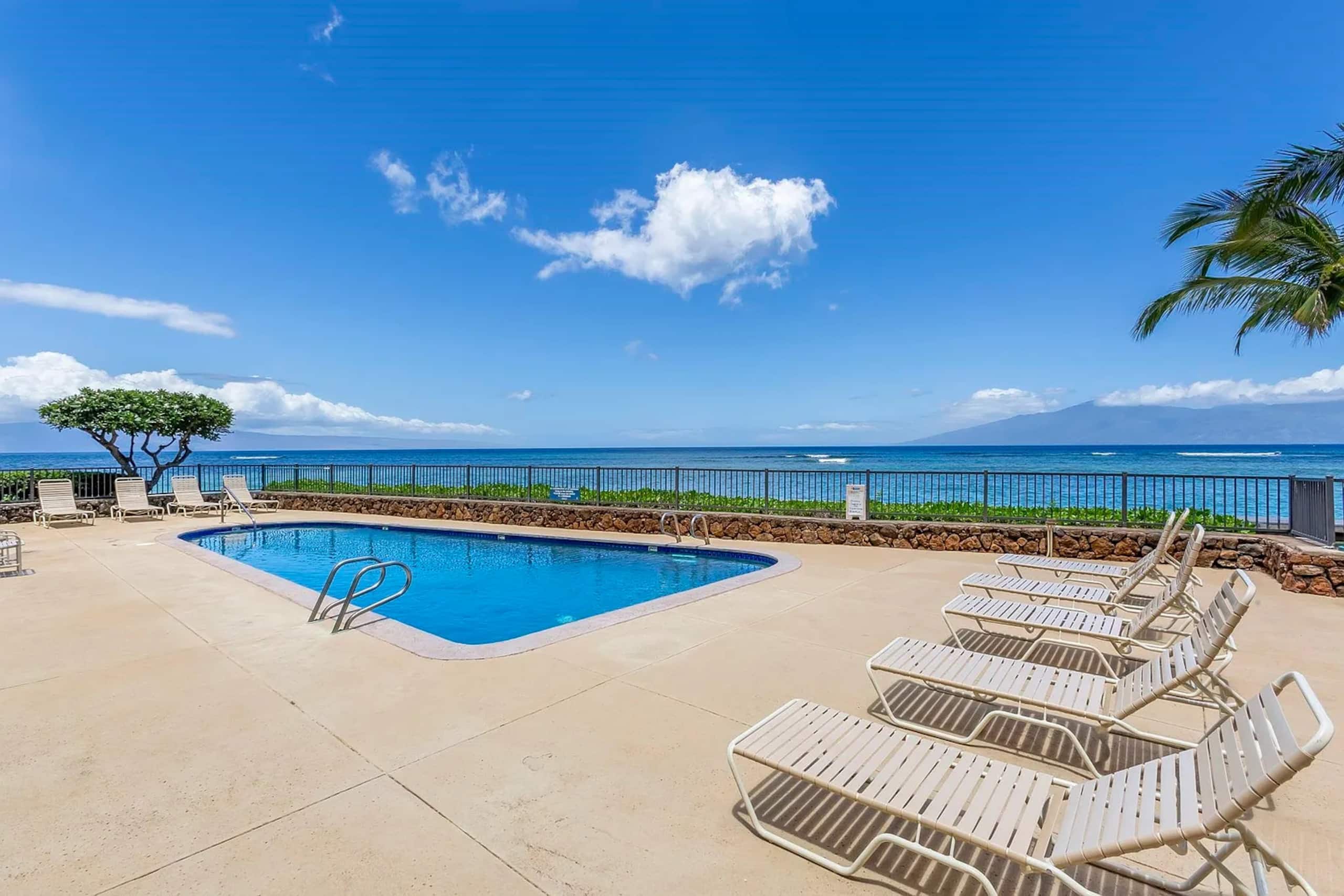 Condo in Lahaina · ★4.92 · 1 bedroom · 2 beds · 1 bath - Image 41