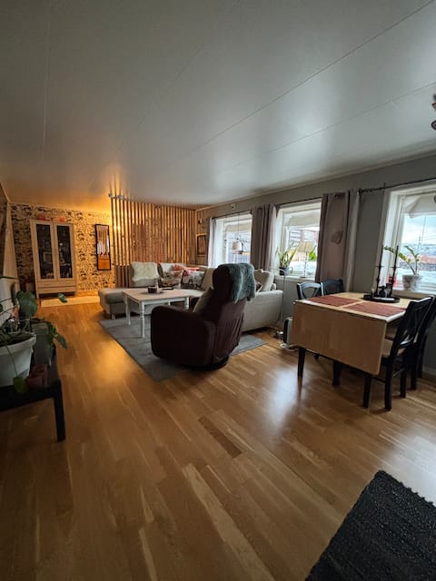 Cozy Ground-Floor Stay by Hurtigrute Museum .