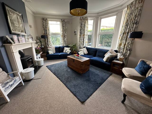 Beautiful family home, 20 min from London Victoria gallery image 4