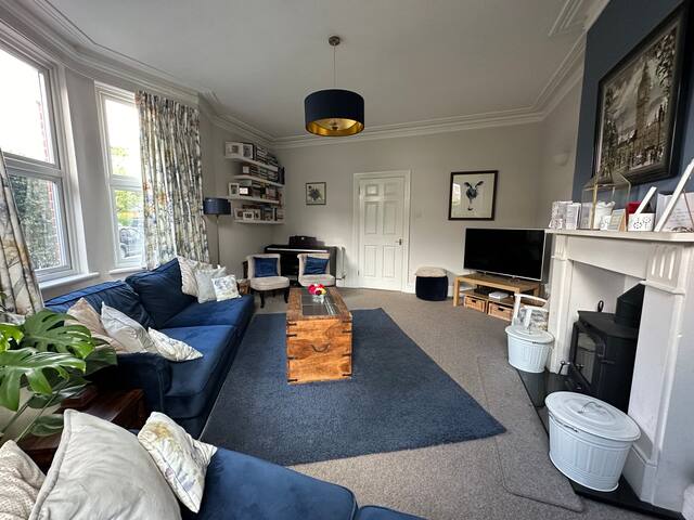Beautiful family home, 20 min from London Victoria gallery image 3