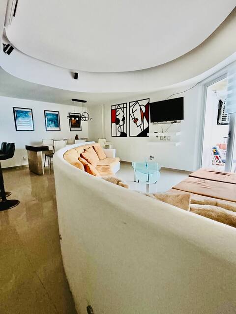 Amazing direct beach apartment-10