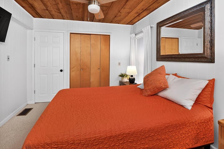 חדר שינה מס' 2 קווין סייז קומה 1