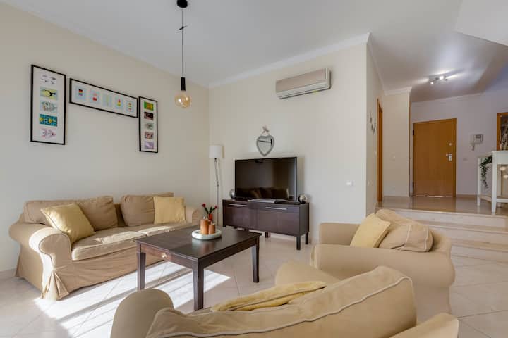 غرفة المعيشة