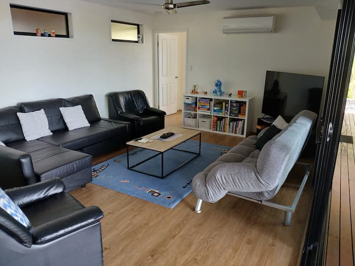 Spacious, Private Apartment With Views - Gold Coast