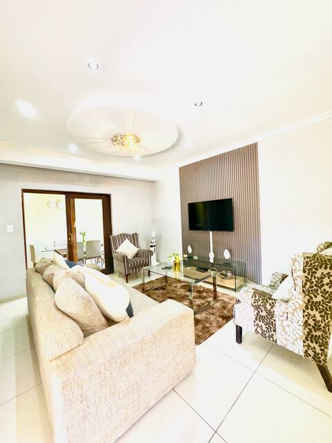 6526 Boiketlo Street, Golfview