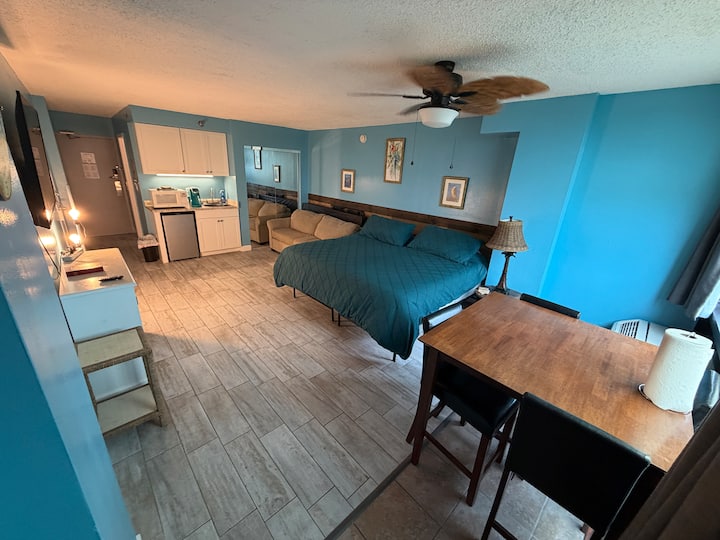 King set up for 1-2 guest