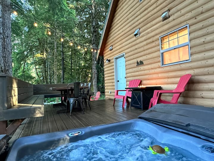 Sleeps 8 | King Bed, Hot Tub + Bbq, Group Friendly - Glacier, WA