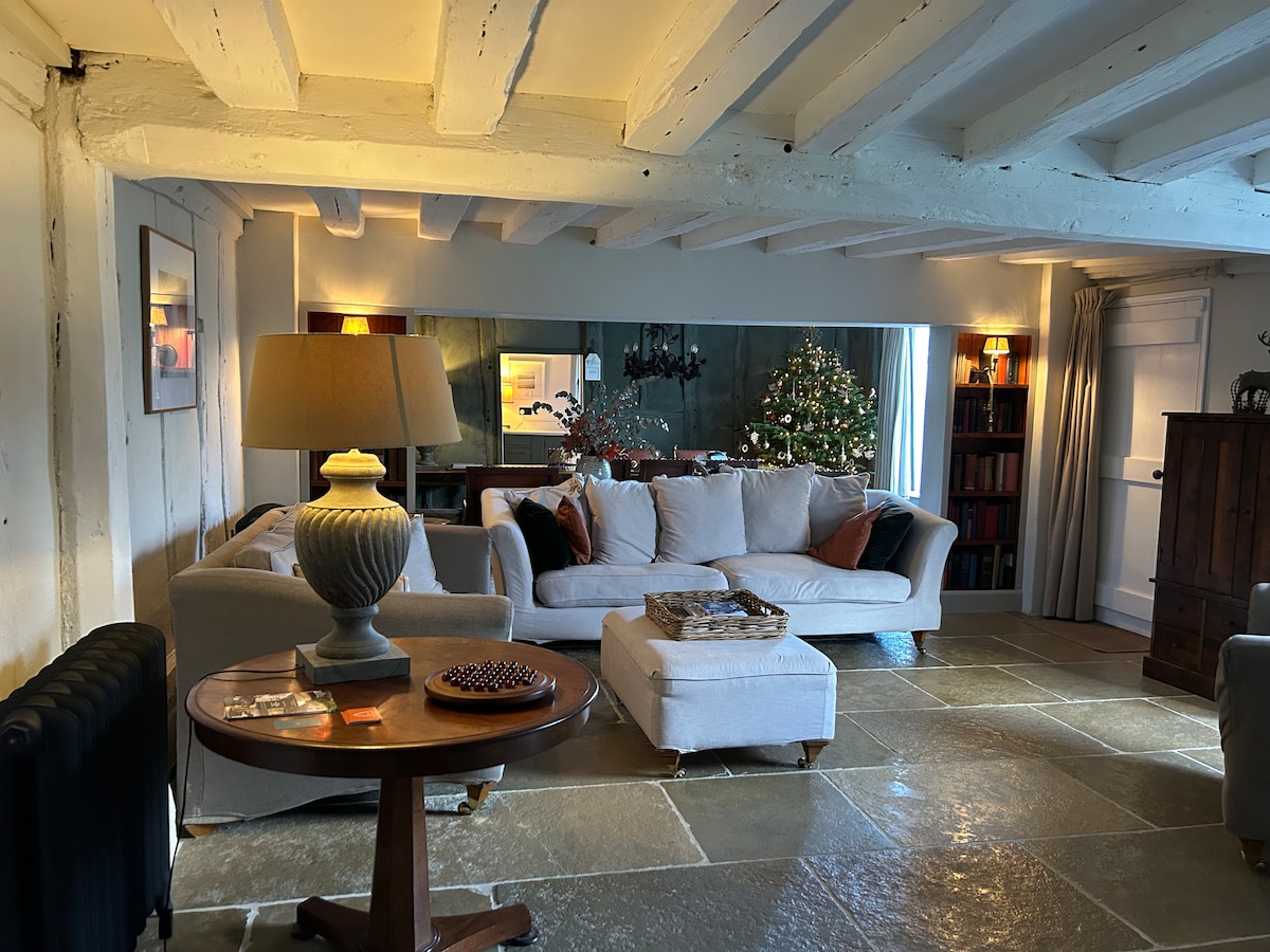 Top Airbnb: Love Letter Cottage @ The Old Post Office in Suffolk