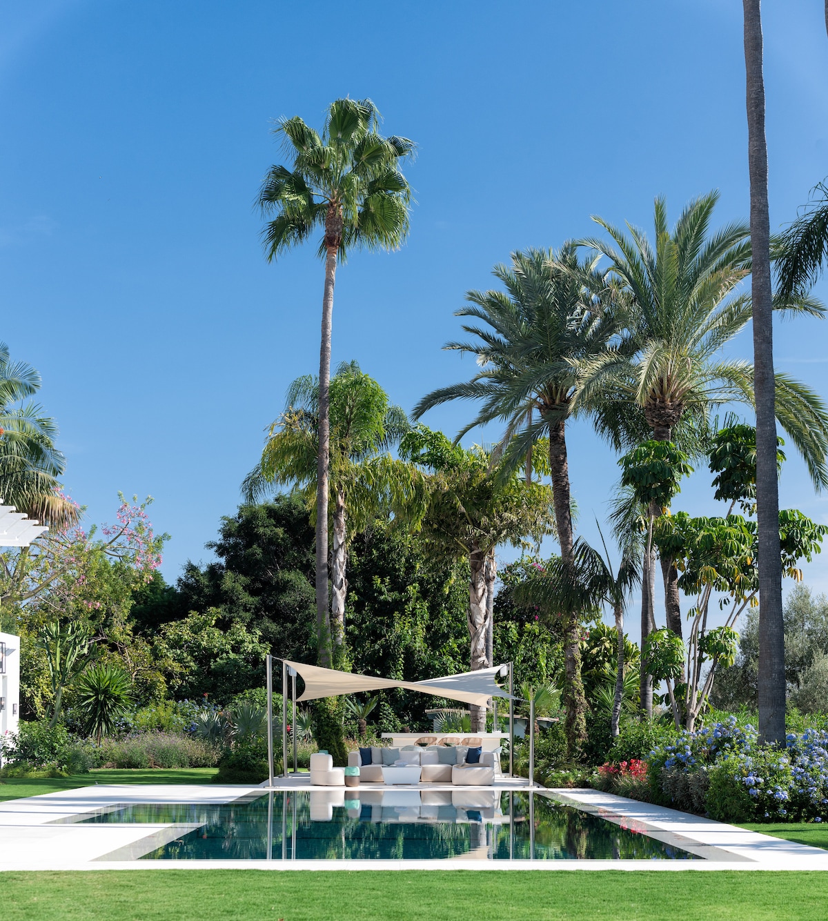 Luxury 7BR Golf-Front Villa, Heated Pool & Gym 3