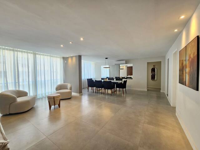 Apartamento vista lateral mar em Copacabana gallery image 5