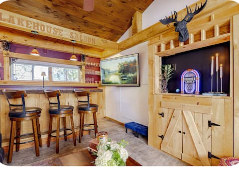 Waterfront cabin with hot tub•Close to Fishing