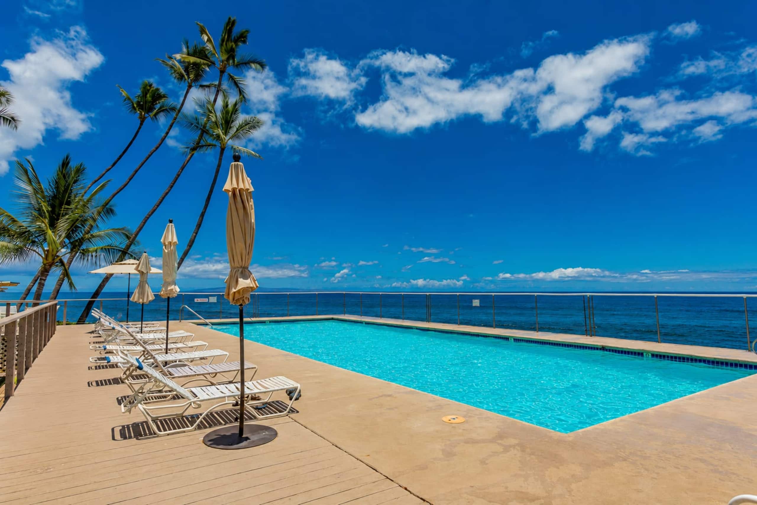 Townhouse in Lahaina · ★4.97 · 4 bedrooms · 5 beds · 3.5 baths - Image 56