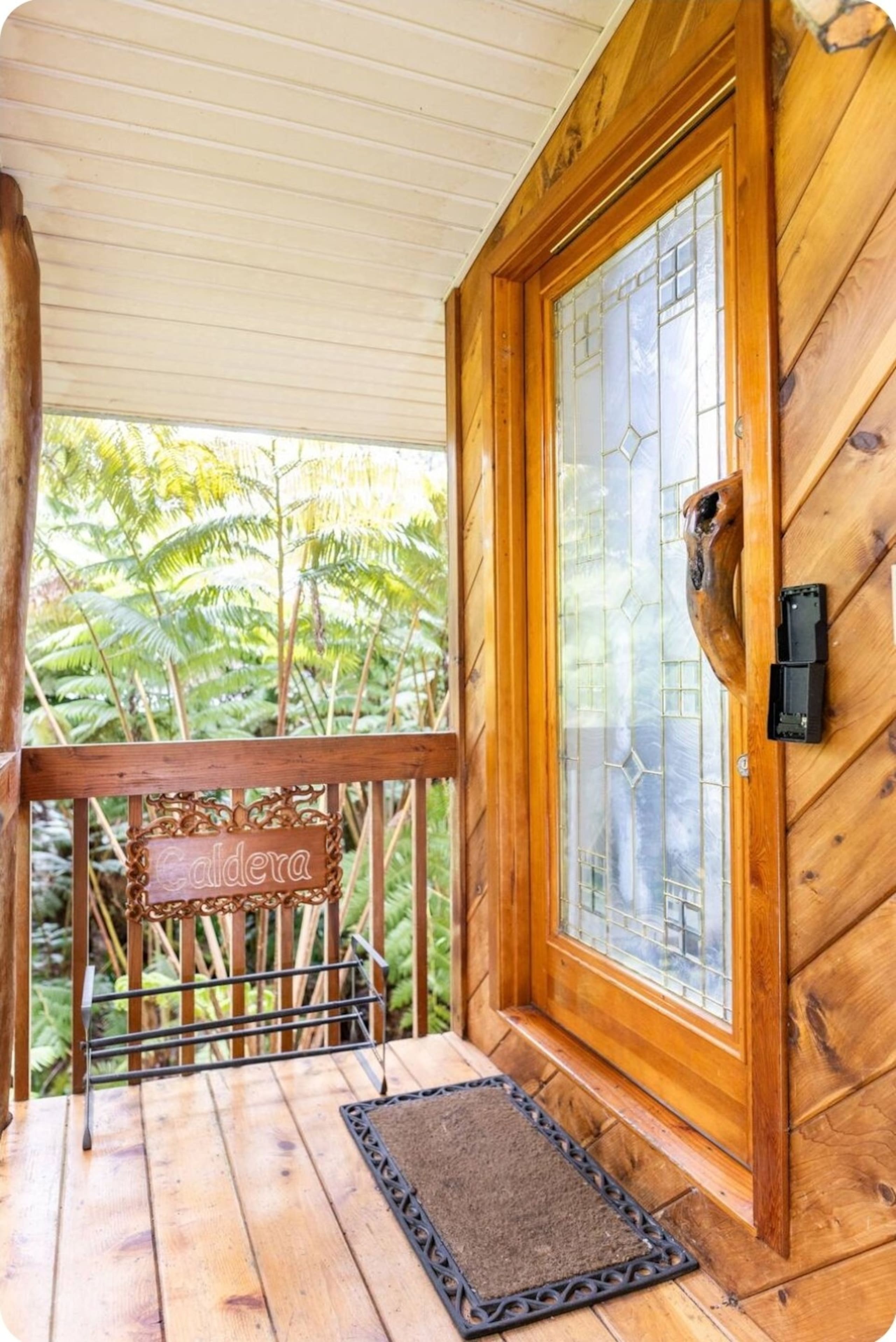 2-bedroom Volcano Tree House Getaway with Hot Tub - Photo 56