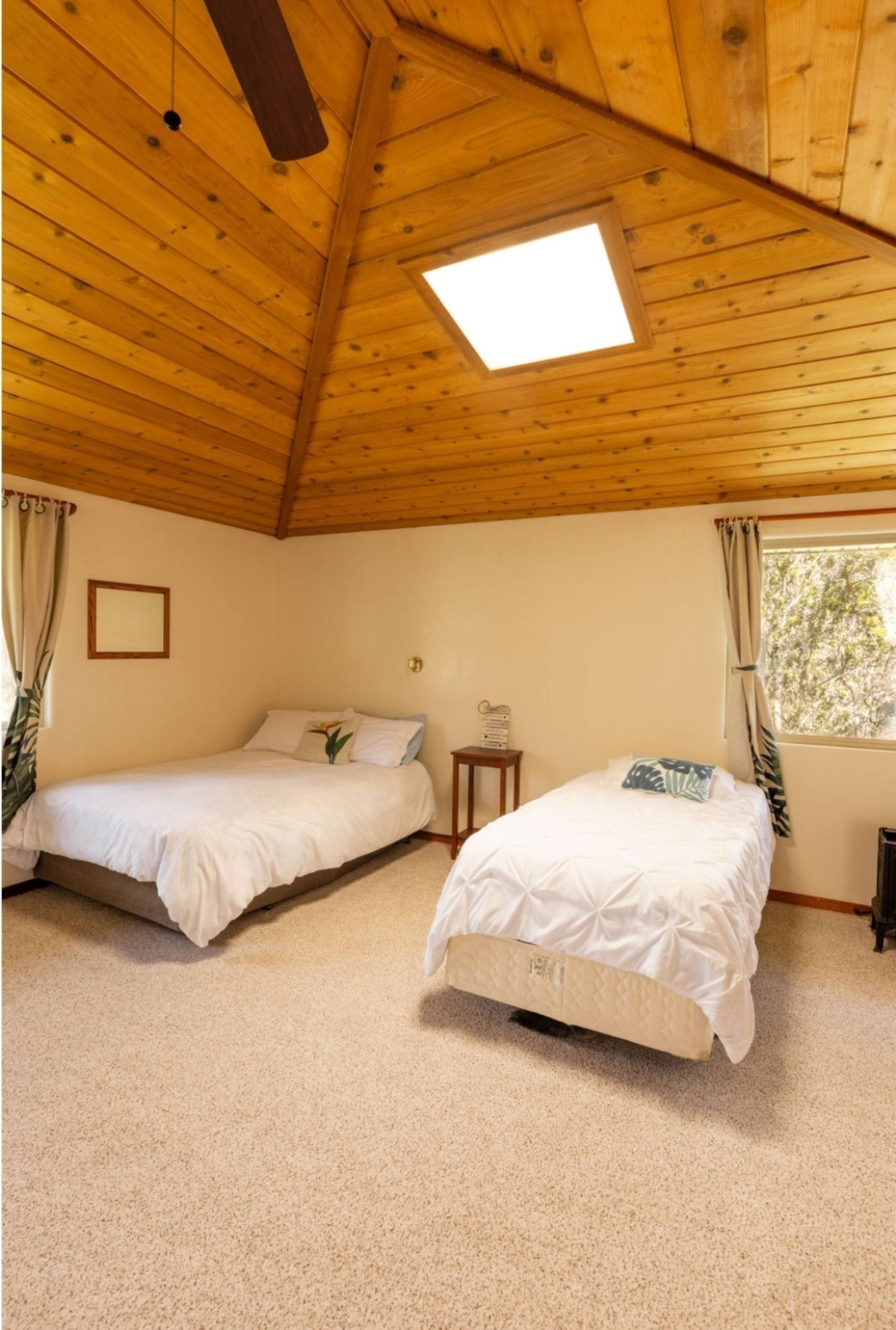 2-bedroom Volcano Tree House Getaway with Hot Tub - Photo 38