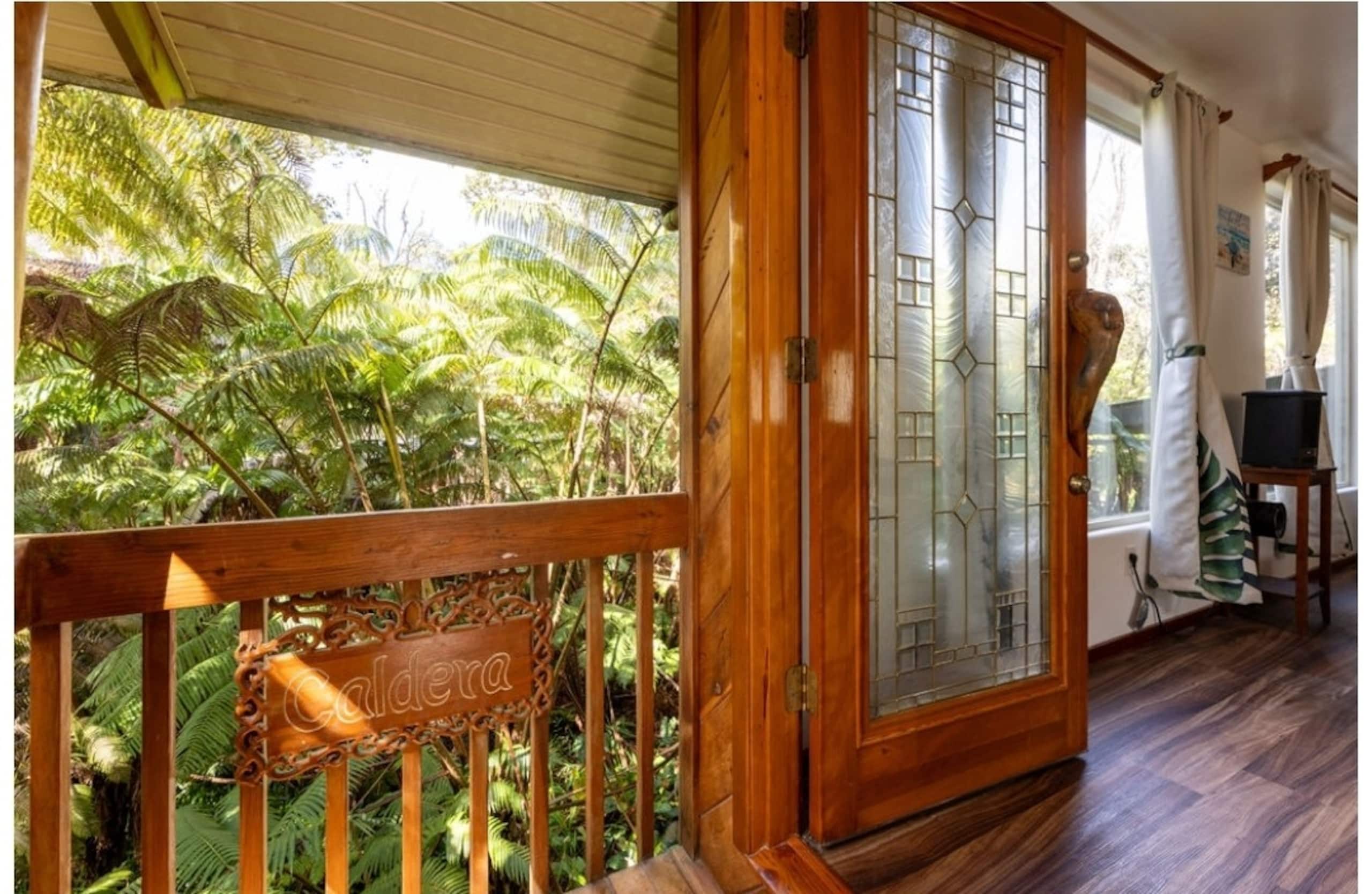 2-bedroom Volcano Tree House Getaway with Hot Tub - Photo 55