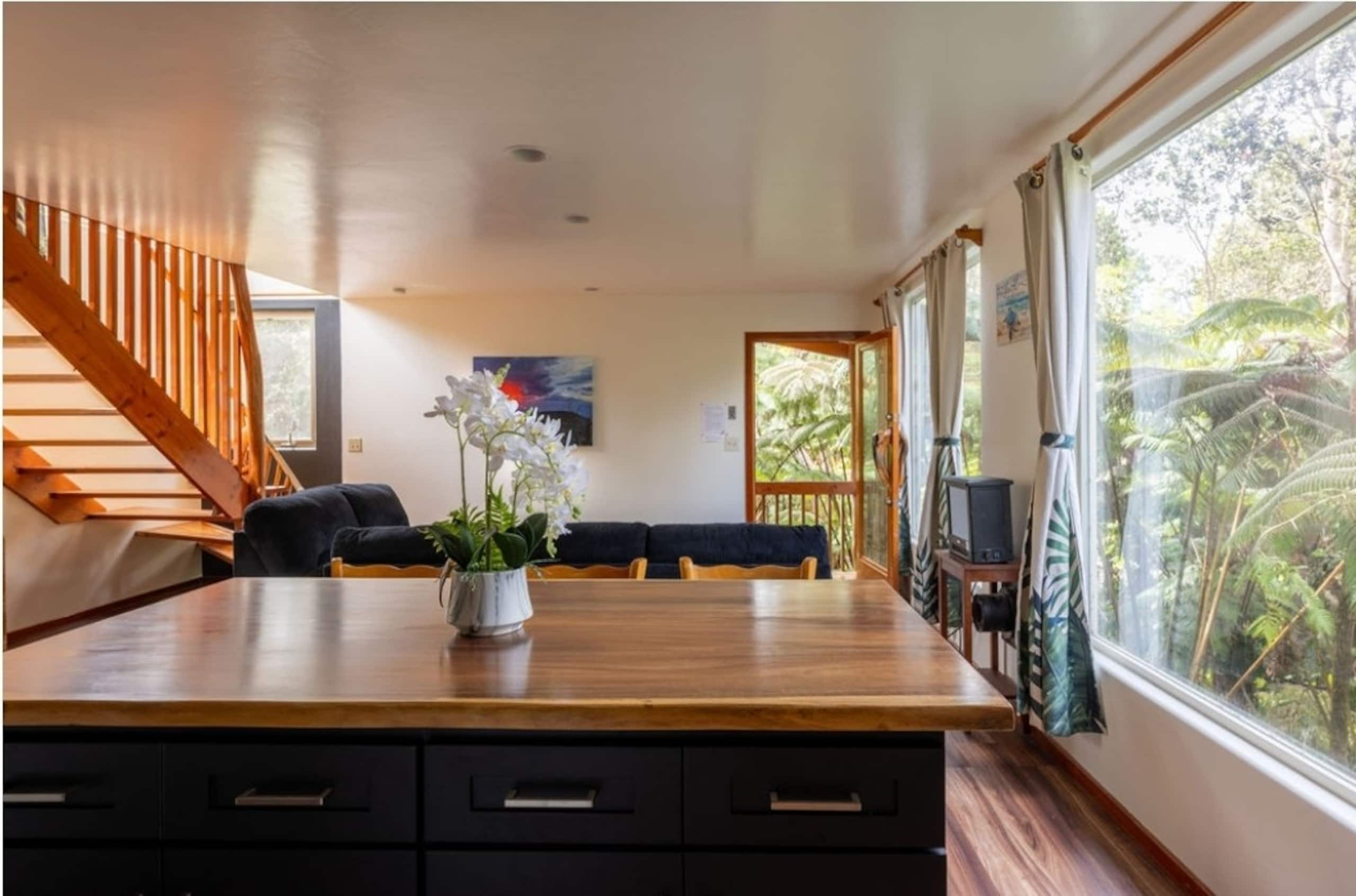 2-bedroom Volcano Tree House Getaway with Hot Tub - Photo 26