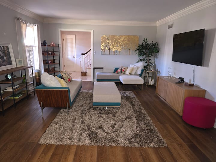 Spacious 5 Bedroom Home Perfect For Large Groups - Newburgh, IN