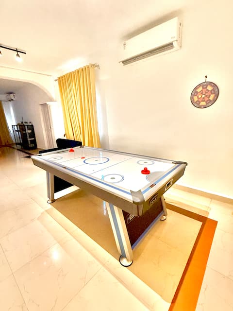 A 3 bedroom villa with air hockey table