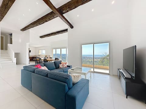 Top performing Airbnb: Amazing sea view villa near Cannes,5 bedrooms,pool in Mandelieu La Napoule