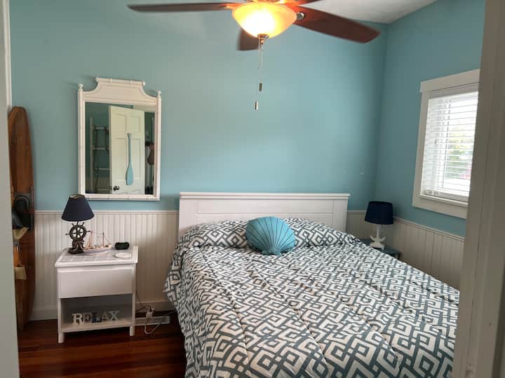 New Zinus Memory Foam Mattress. 