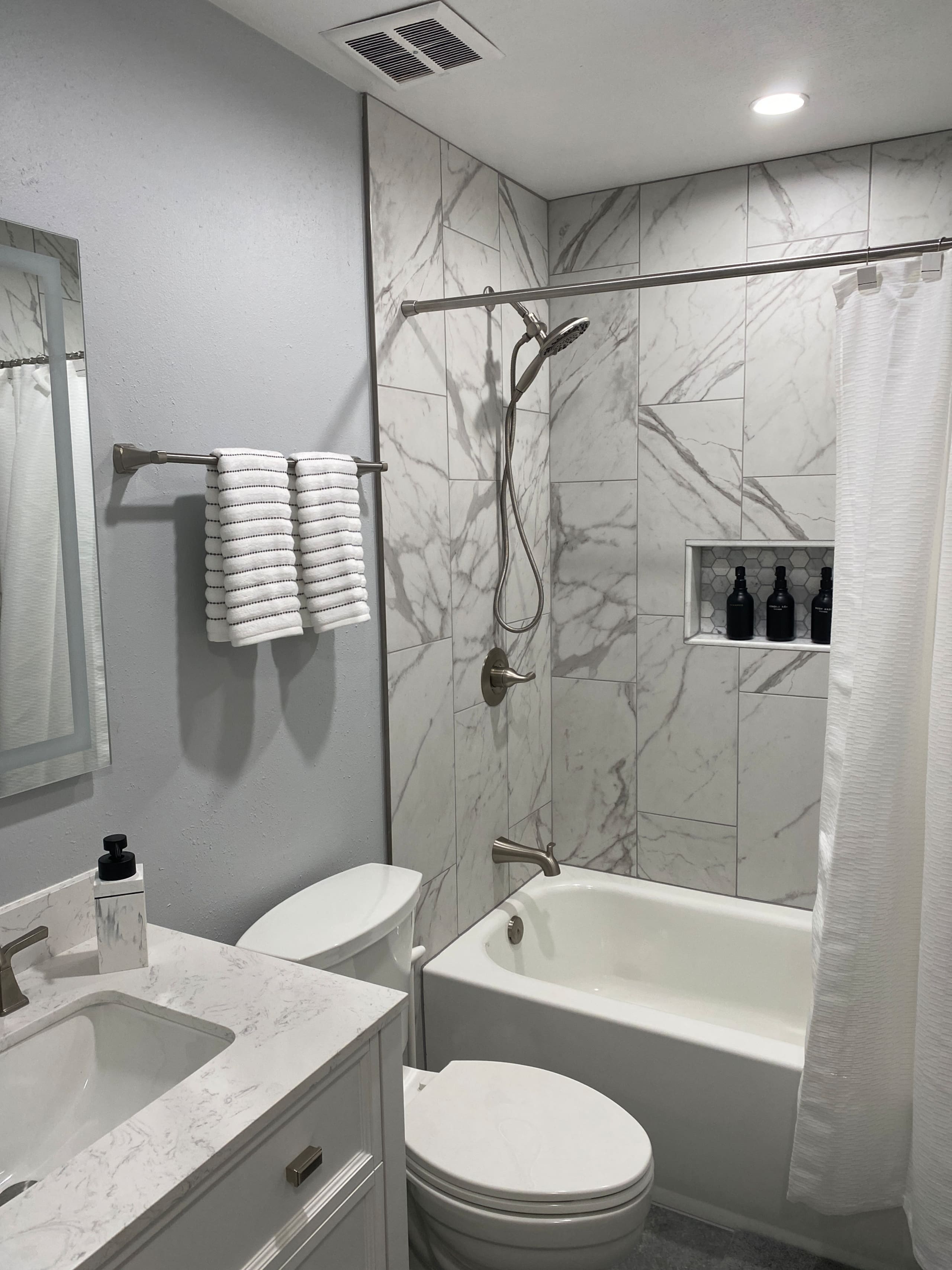 Spacious Condo Paradise - AC, WIFI, New Bathroom ! - Image 21