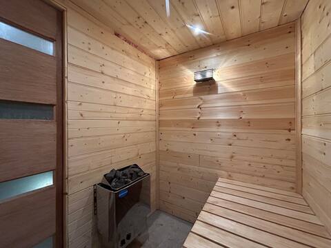 Cosy Twin Cottage with Spa, Sauna, Pizza Oven!