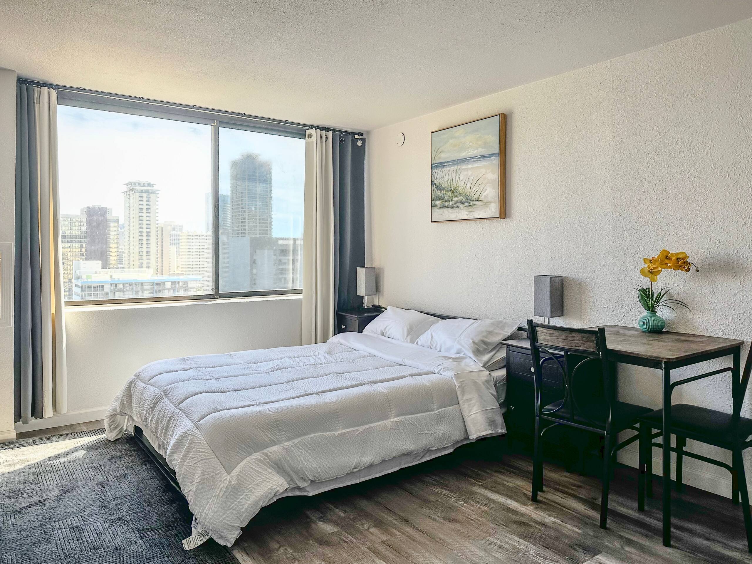 Waikiki Hawaiian monarch studio/No resort fee - Image 11