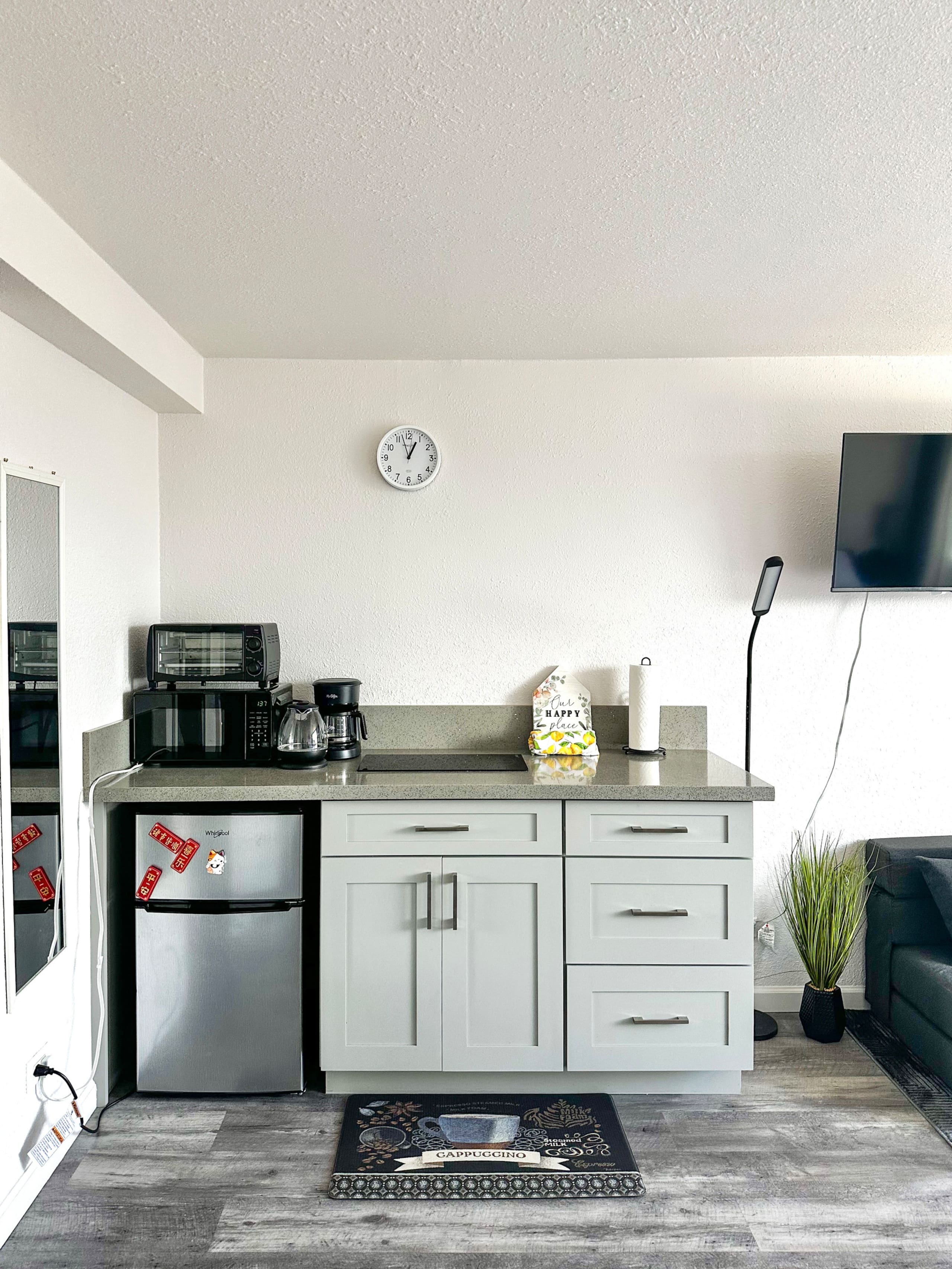 Waikiki Hawaiian monarch studio/No resort fee - Image 3