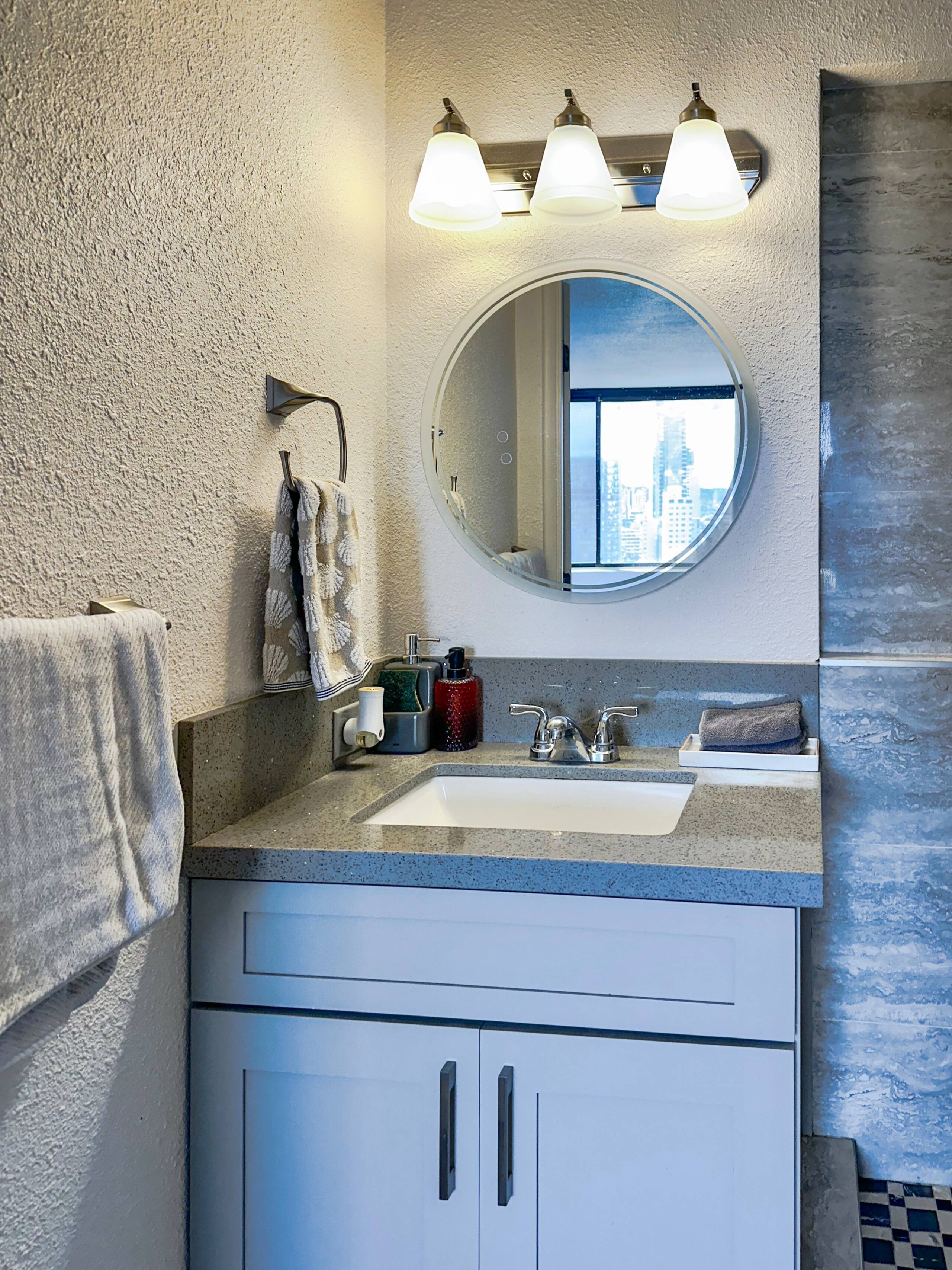 Waikiki Hawaiian monarch studio/No resort fee - Image 18