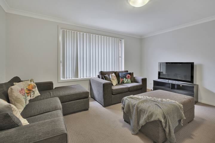 Cozy Dubbo Retreat -Close To Zoo - ダッボー