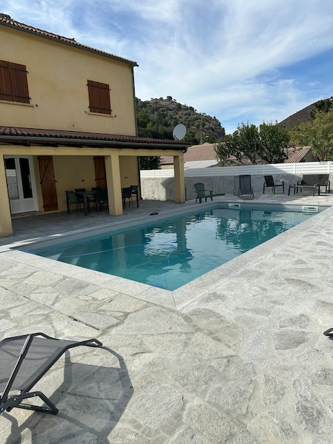 Beautiful villa at the feet of rivers and hikes