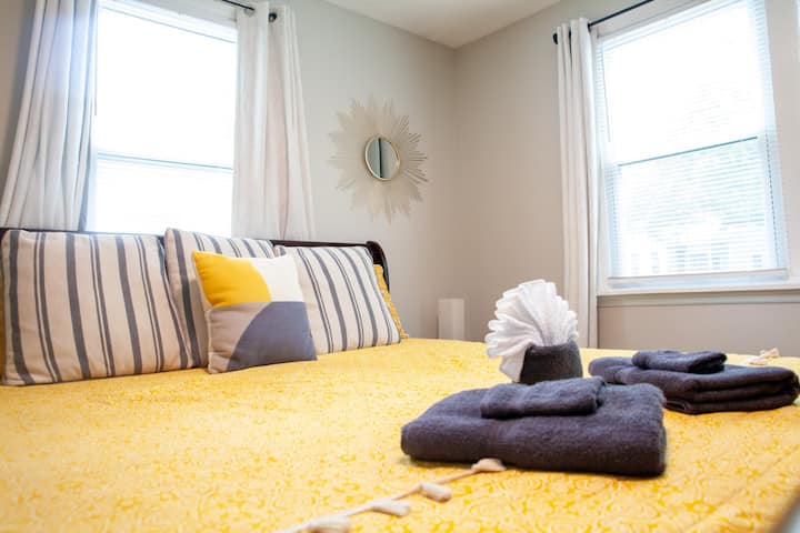 Sunshine Bnb In Downtown Cola- Walk To 5 Parks! - Columbia, SC