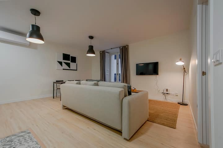 Confort Para 6 Desde Tirso De Molina - Madrid