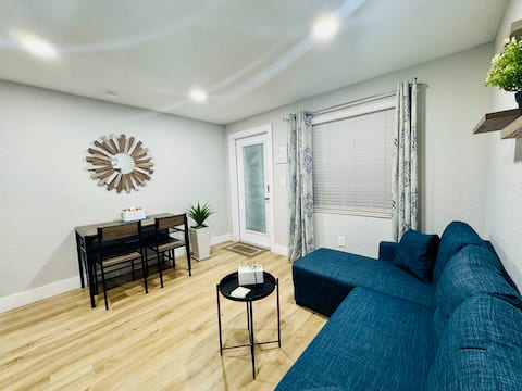 Top performing Airbnb: Perfect Getaway‼️ 2 Miles from MIA & 8To UR Cruise in Hialeah
