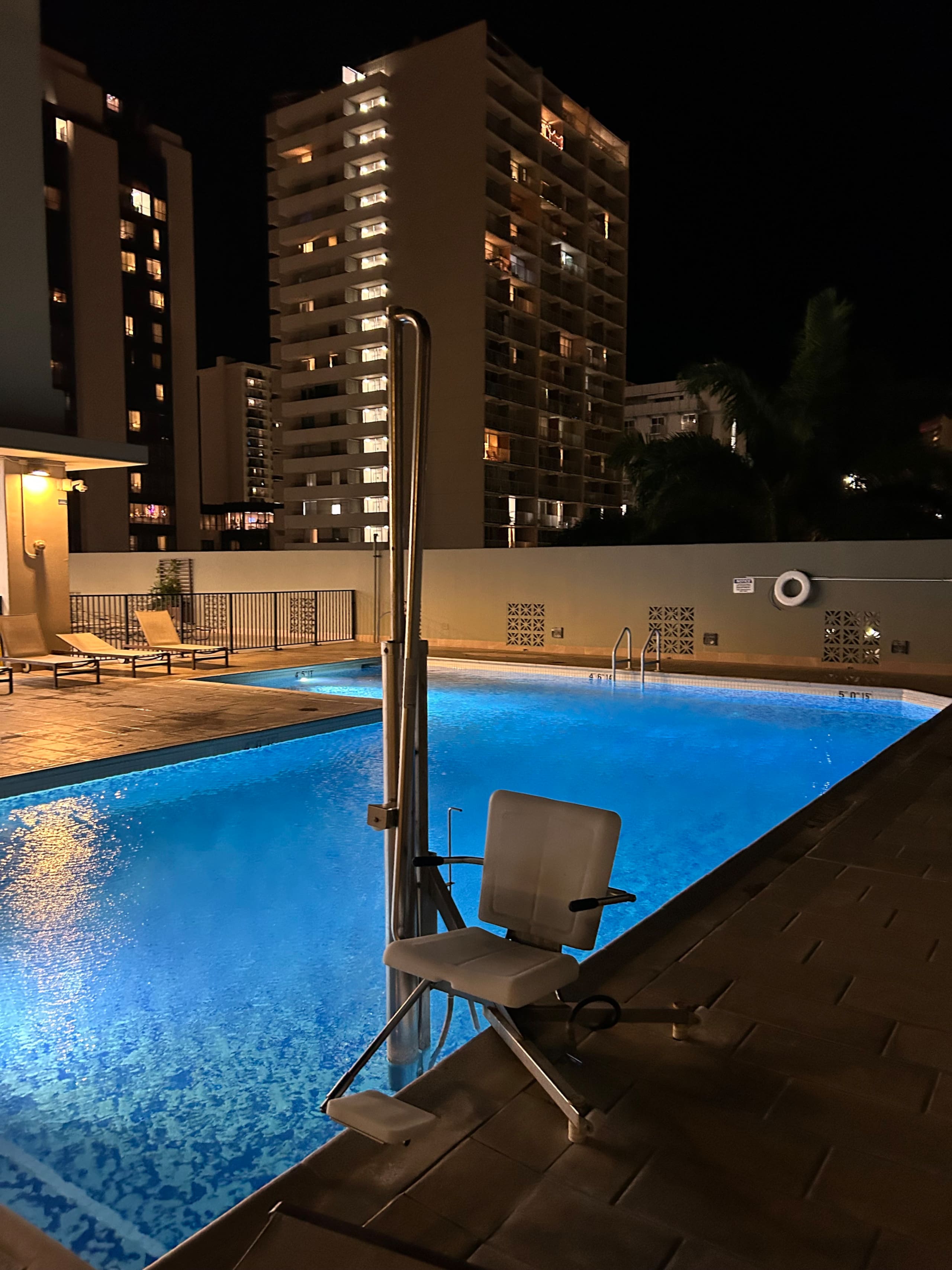Condo in Honolulu · ★4.46 · 1 bedroom · 2 beds · 1 private bath - Image 48