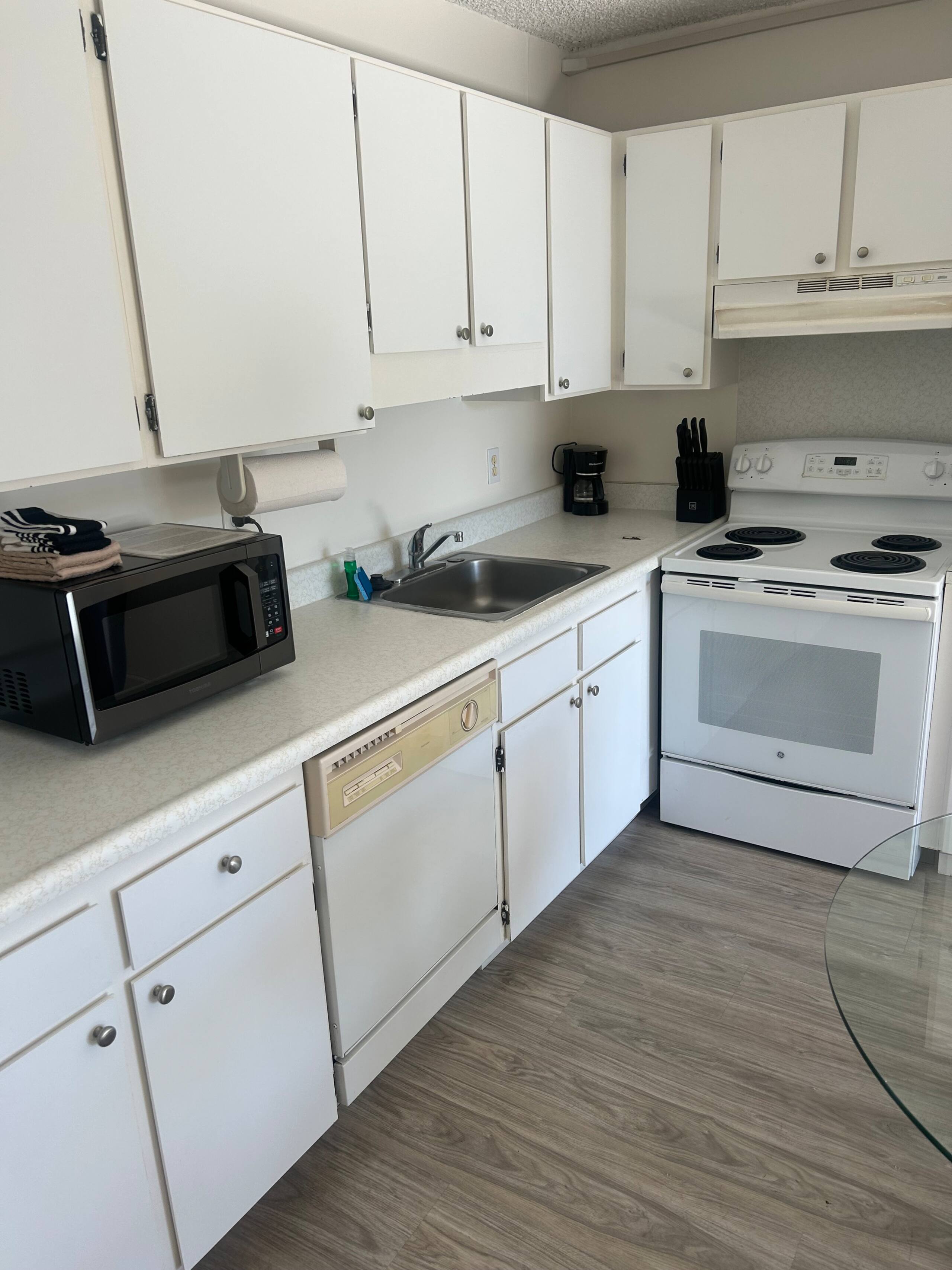 Condo in Honolulu · ★4.61 · 1 bedroom · 2 beds · 1 private bath - Image 49